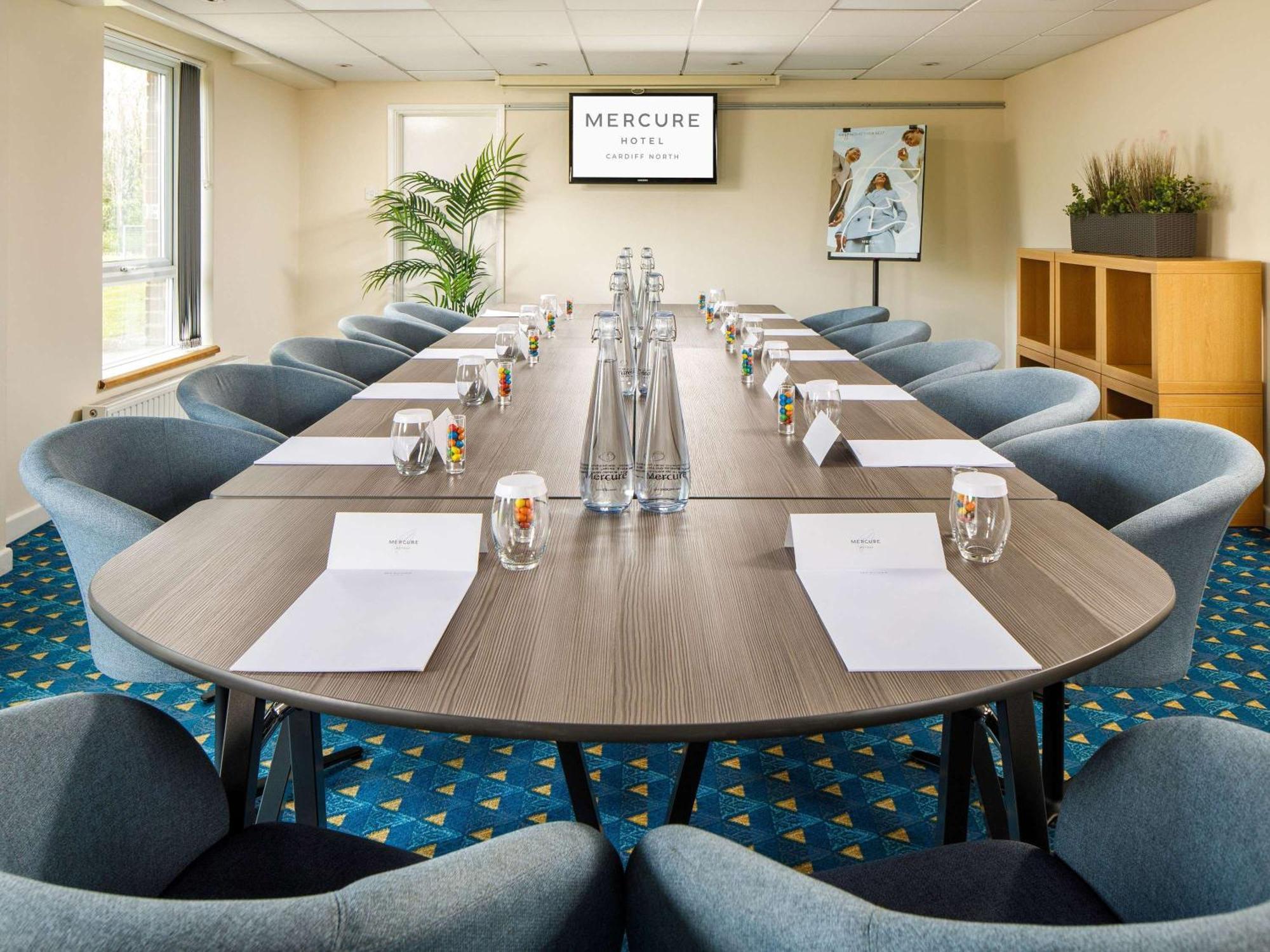 Mercure Cardiff North Hotel Zewnętrze zdjęcie