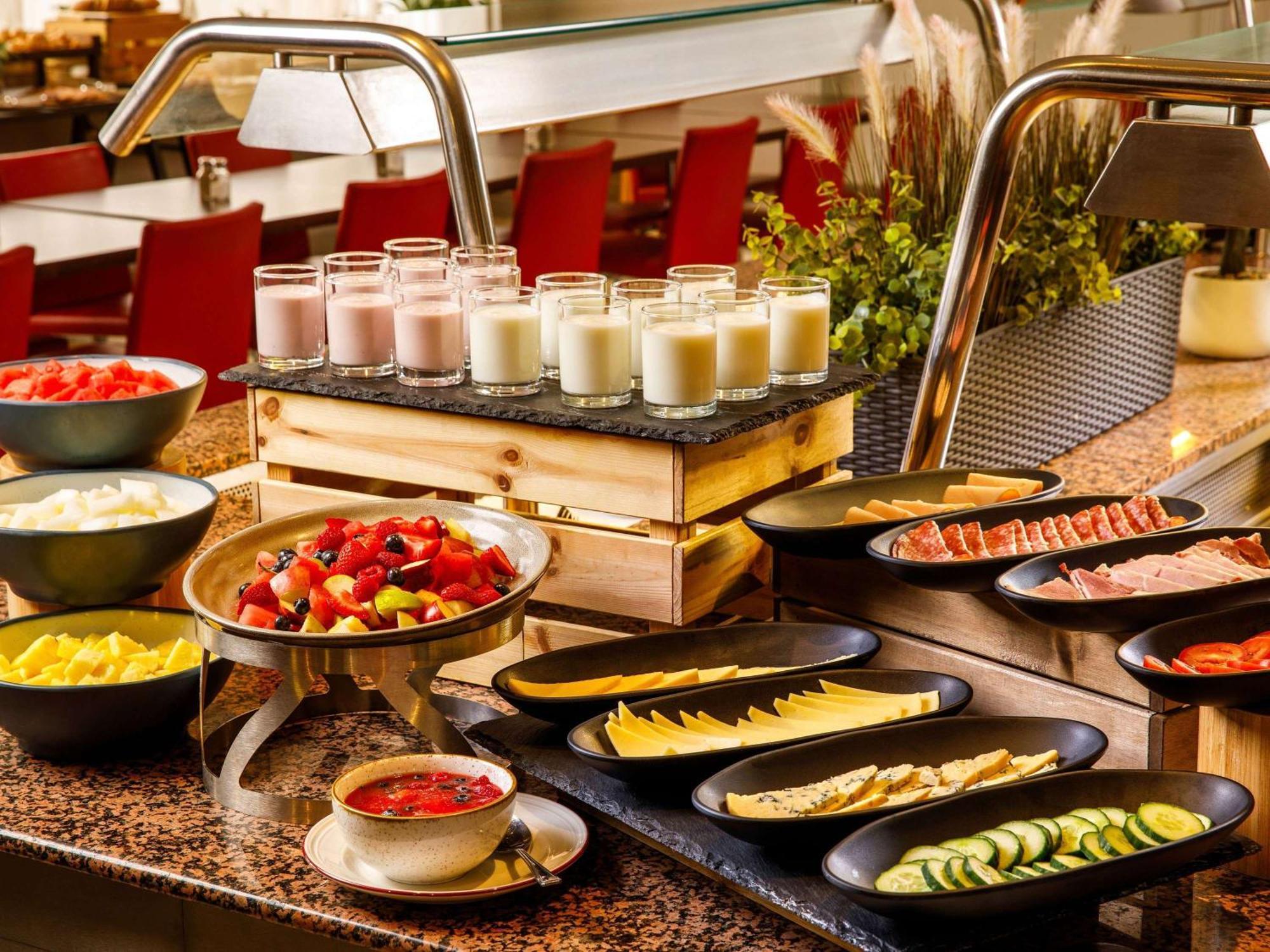 Mercure Cardiff North Hotel Zewnętrze zdjęcie