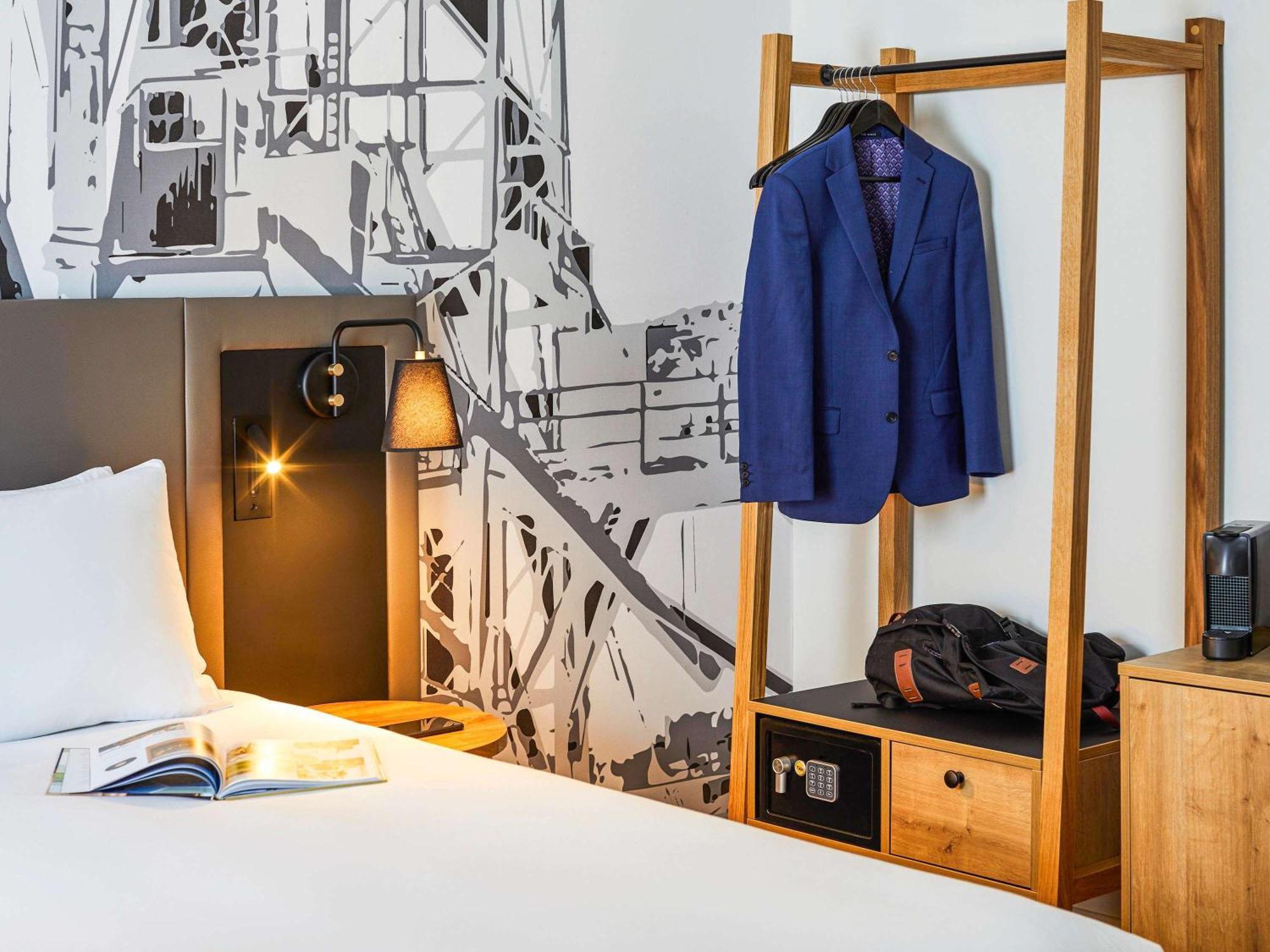 Mercure Cardiff North Hotel Zewnętrze zdjęcie