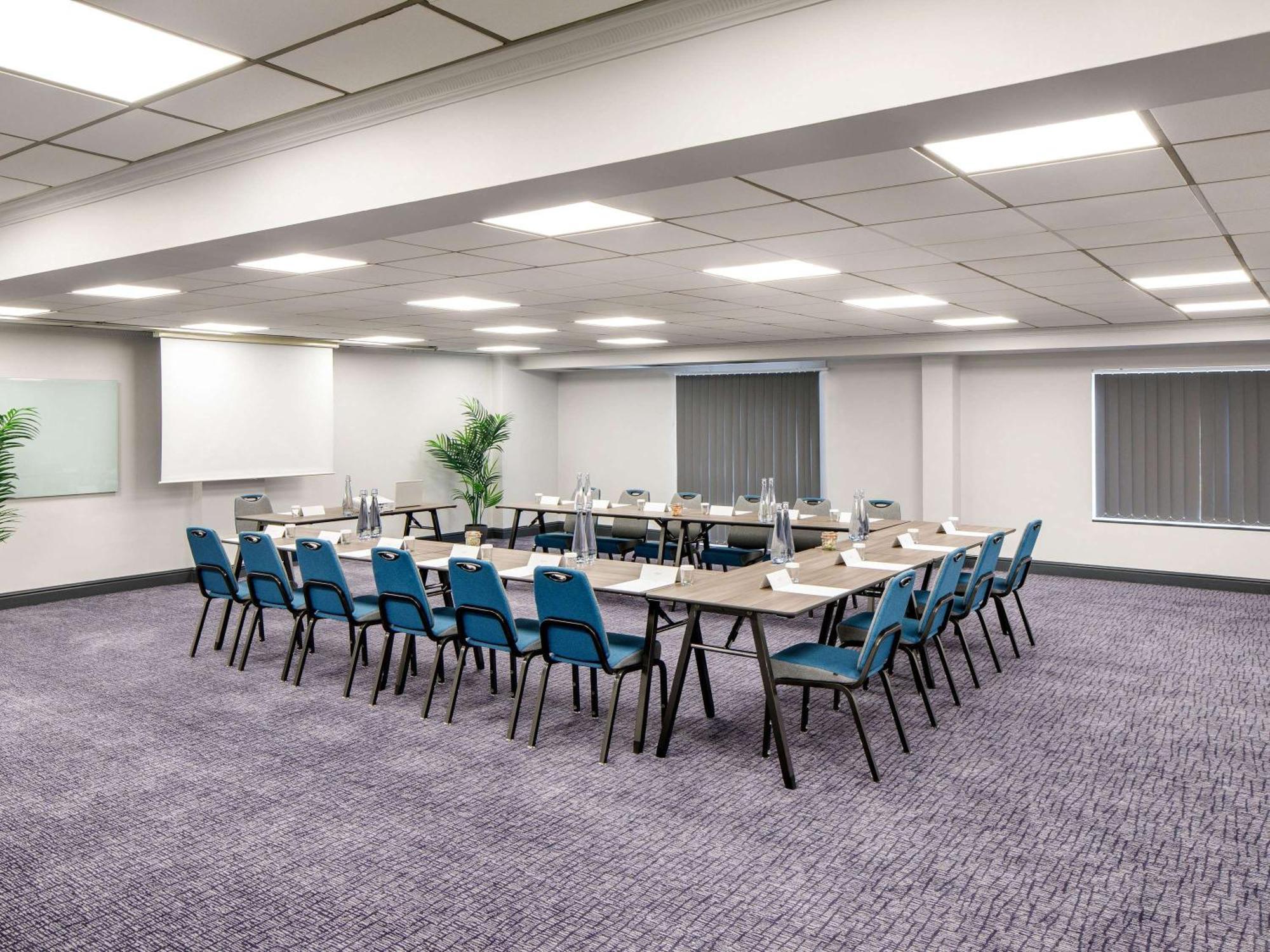 Mercure Cardiff North Hotel Zewnętrze zdjęcie