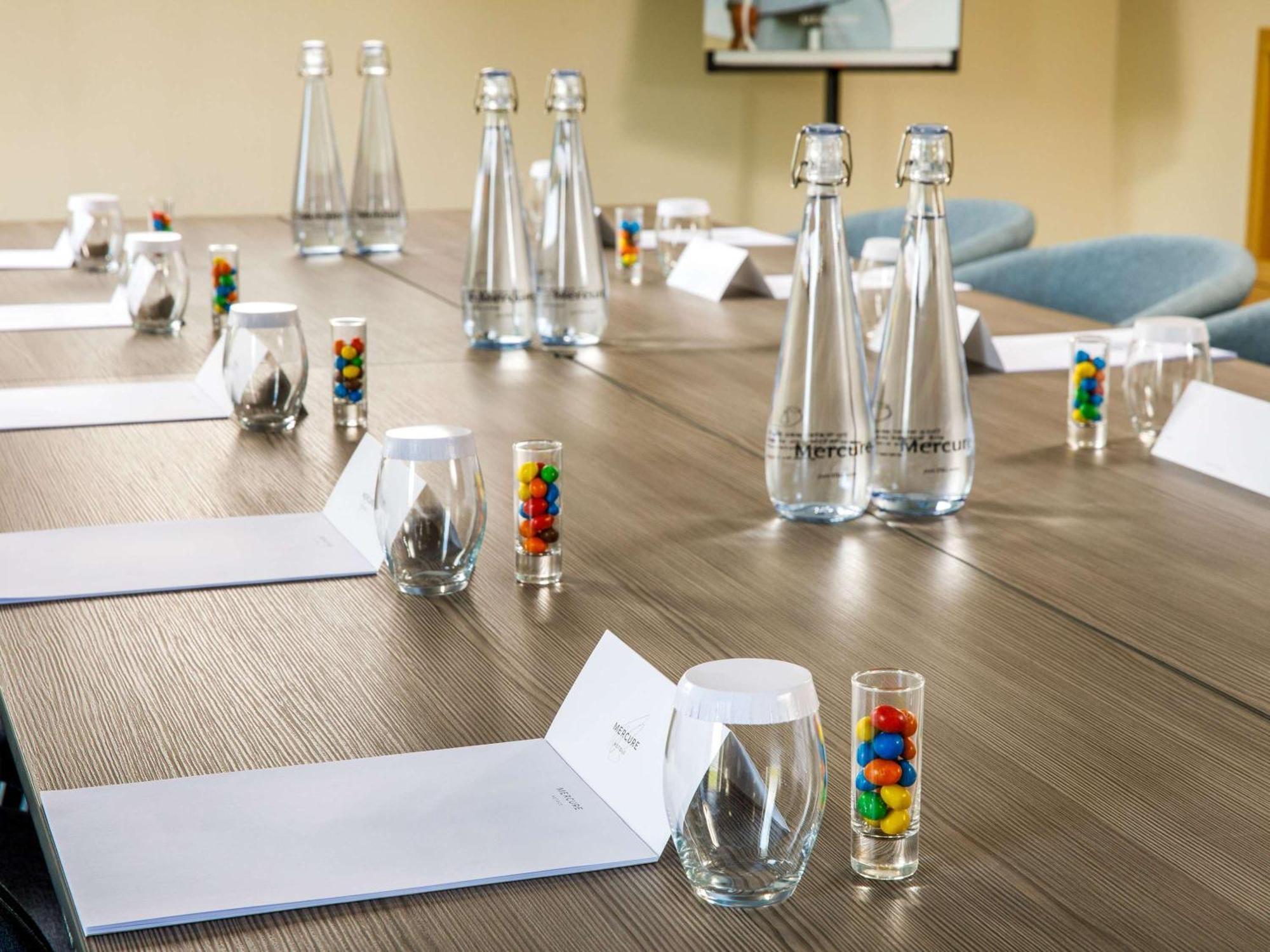 Mercure Cardiff North Hotel Zewnętrze zdjęcie