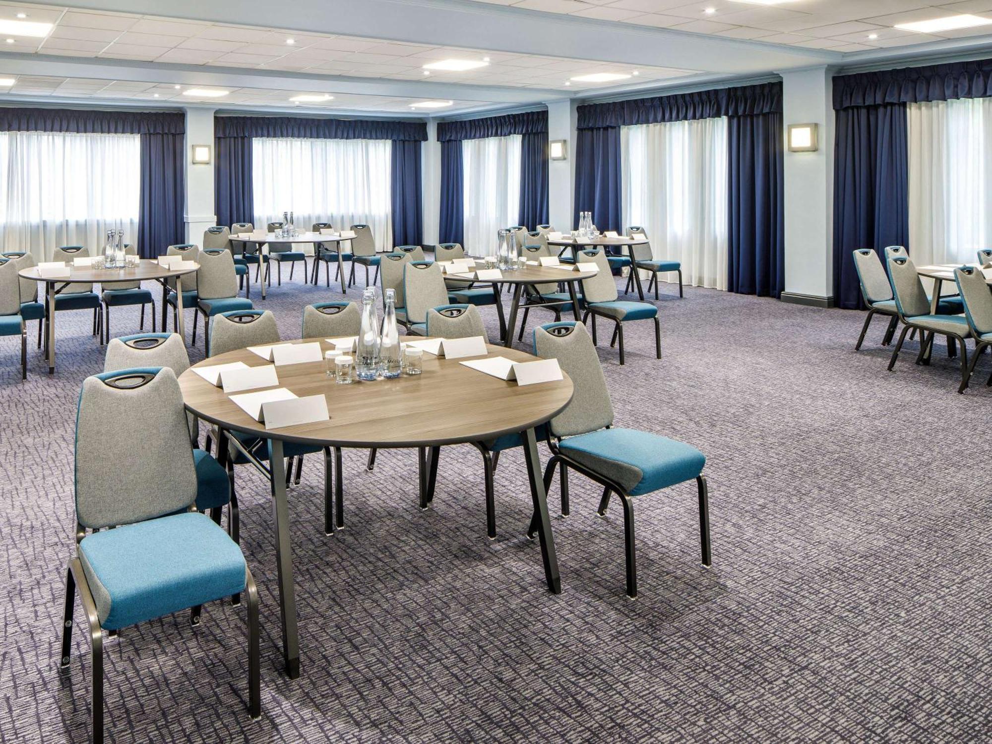 Mercure Cardiff North Hotel Zewnętrze zdjęcie